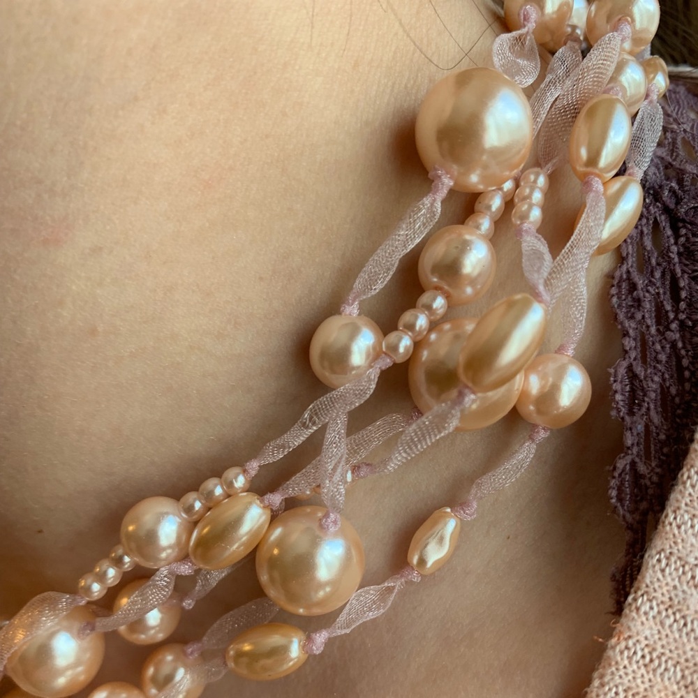 Faux Pale Pink Pearl Choker.